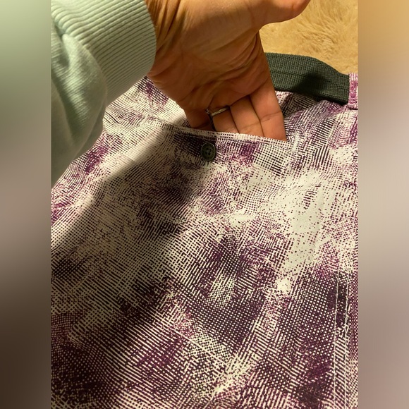 BNWT Size 32 Calvin Klein men’s shorts with belt - Picture 9 of 12